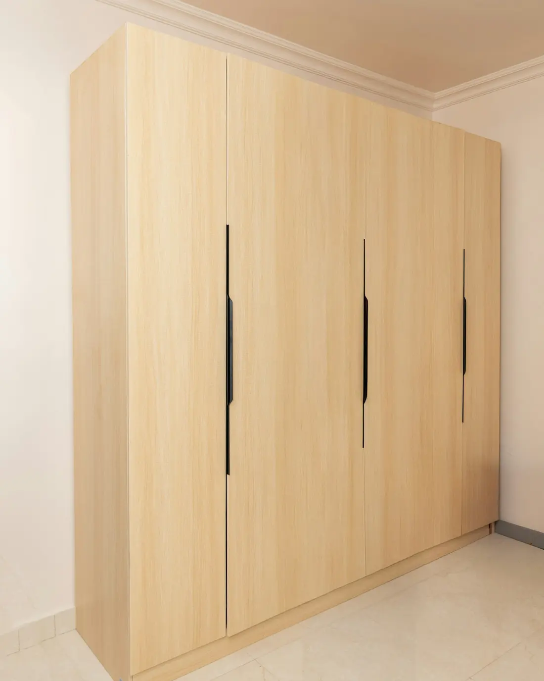 Family 3BHK, on EMI photo 4